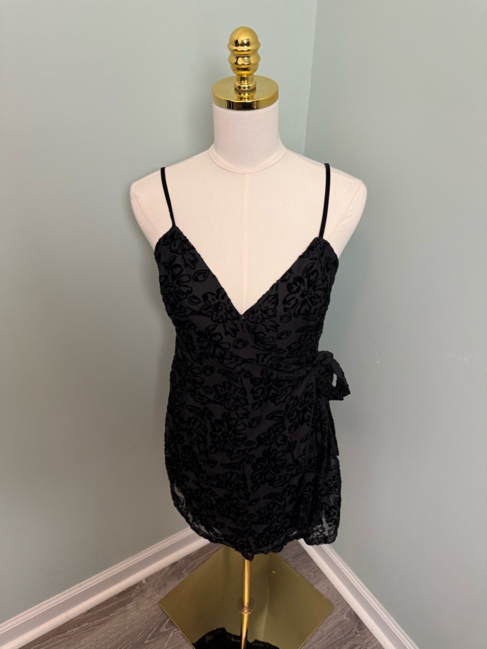 Lush Black Floral Burnout Velvet Wrap Mini Dress Cocktail Holiday Party Medium M